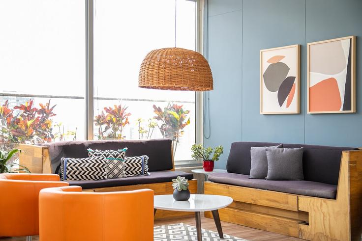 Salle de séjour élégante avec mobilier moderne dans un appartement à Building Carrera 35 - soul-management-sas - 1321299 à El Poblado, Medellín Salle de séjour élégante avec mobilier moderne dans un appartement à Building Carrera 35 - soul-management-sas - 1321299 à El Poblado, Medellín