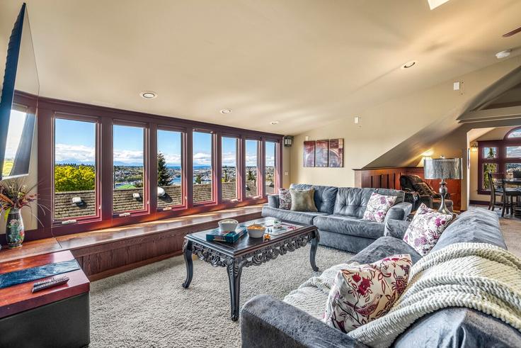 Elegante sala de estar con mobiliario moderno en un apartamento en Building East Howe Street - sound-stays - 1607388 en Seattle, Seattle Elegante sala de estar con mobiliario moderno en un apartamento en Building East Howe Street - sound-stays - 1607388 en Seattle, Seattle
