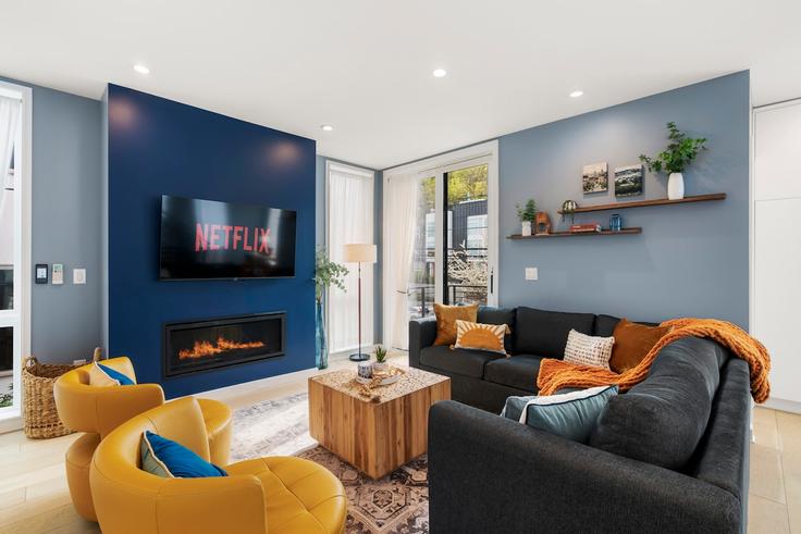 Seattle SeattleのBuilding Dexter Avenue North - sound-stays - 1607378のアパートメントにある、モダンな家具を備えたエレガントなデザインのリビングルーム Seattle SeattleのBuilding Dexter Avenue North - sound-stays - 1607378のアパートメントにある、モダンな家具を備えたエレガントなデザインのリビングルーム