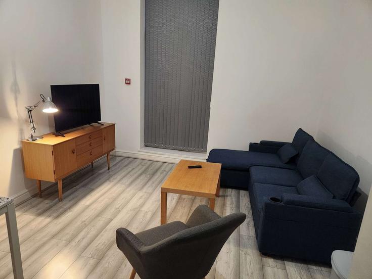 Salle de séjour élégante avec mobilier moderne dans un appartement à Building Prince of Wales Terrace - spa-properties-gb-limited - 1623813 à Scarborough, Scarborough Salle de séjour élégante avec mobilier moderne dans un appartement à Building Prince of Wales Terrace - spa-properties-gb-limited - 1623813 à Scarborough, Scarborough