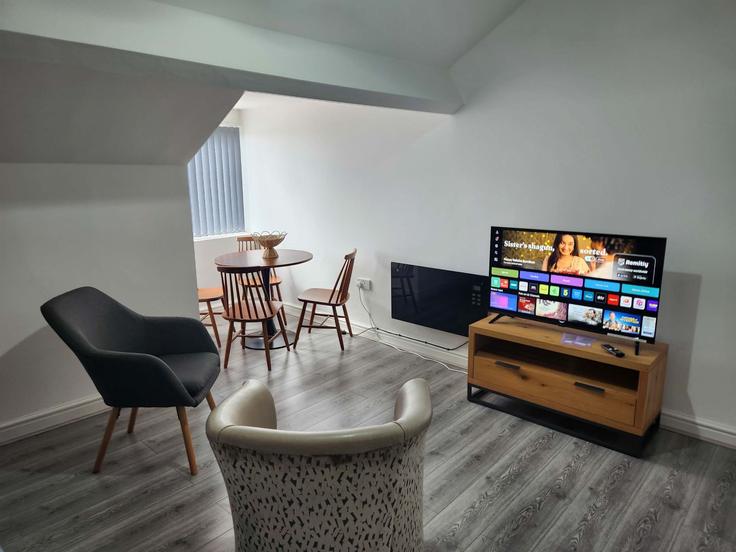 Scarborough, Scarborough에 위치한 Building Prince of Wales Terrace - spa-properties-gb-limited - 1623815 유닛의 세련된 인테리어가 돋보이는 거실 Scarborough, Scarborough에 위치한 Building Prince of Wales Terrace - spa-properties-gb-limited - 1623815 유닛의 세련된 인테리어가 돋보이는 거실
