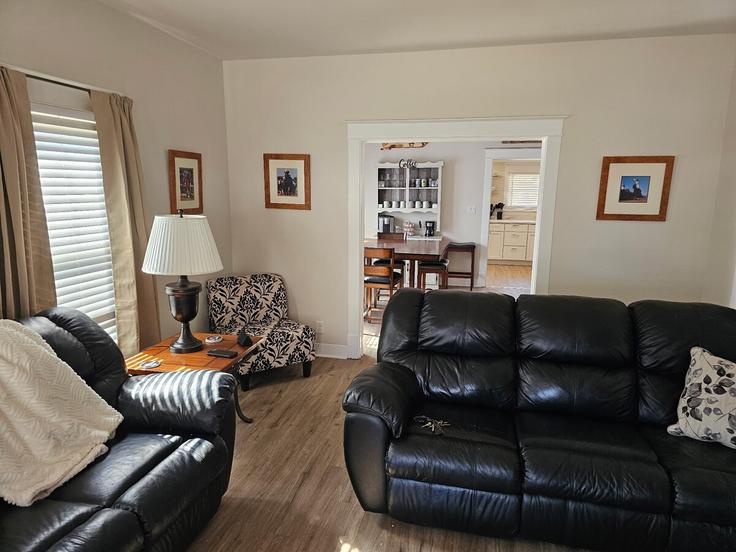 Salle de séjour élégante avec mobilier moderne dans un appartement à Building Central Avenue - spalding-real-estate-llc - 1254838 à Louisville, Louisville