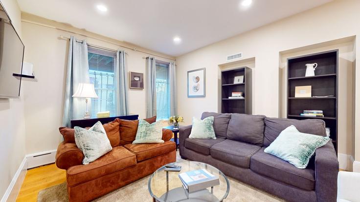 Boston BostonのBuilding Beacon Street - stars-of-boston - 1238124 - BOSのアパートメントにある、モダンな家具を備えたエレガントなデザインのリビングルーム