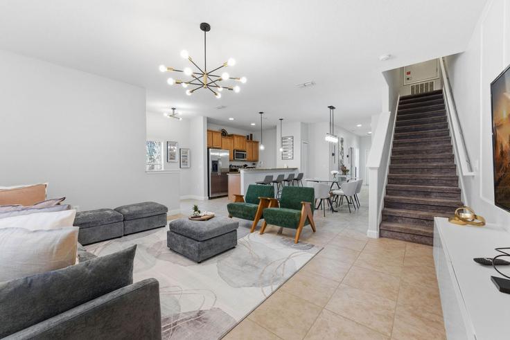Elegante sala de estar con mobiliario moderno en un apartamento en Building Bismarck Palm Road - stars-vacation-homes-dba - 1603800 en Four Corners, Four Corners Elegante sala de estar con mobiliario moderno en un apartamento en Building Bismarck Palm Road - stars-vacation-homes-dba - 1603800 en Four Corners, Four Corners