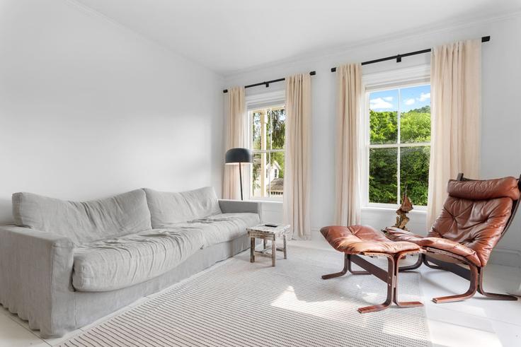 Bovina Center, Bovina Center에 위치한 Building County Highway 6 - stay-catskills - 1492980 유닛의 세련된 인테리어가 돋보이는 거실