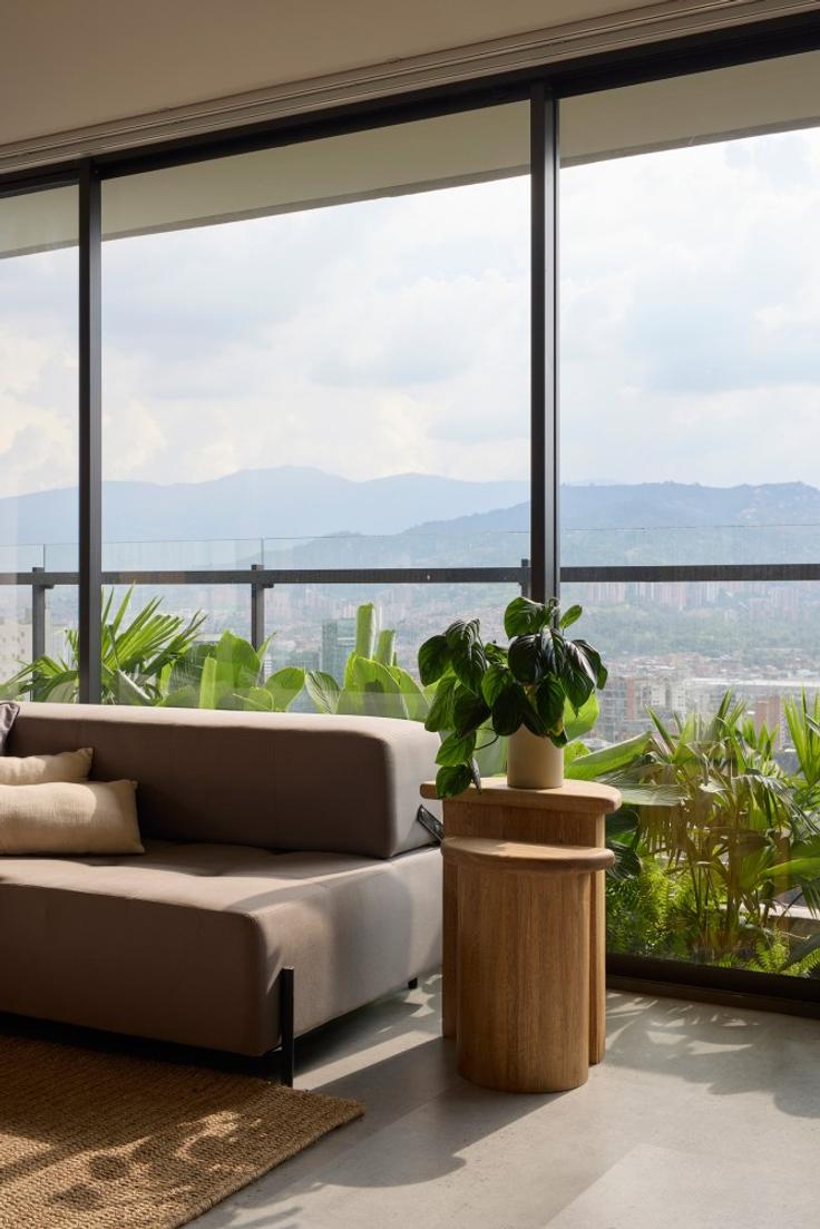 Medellín El PobladoのBuilding Carrera 35 - stay-group-1 - 1539340のアパートメントにある、モダンな家具を備えたエレガントなデザインのリビングルーム Medellín El PobladoのBuilding Carrera 35 - stay-group-1 - 1539340のアパートメントにある、モダンな家具を備えたエレガントなデザインのリビングルーム