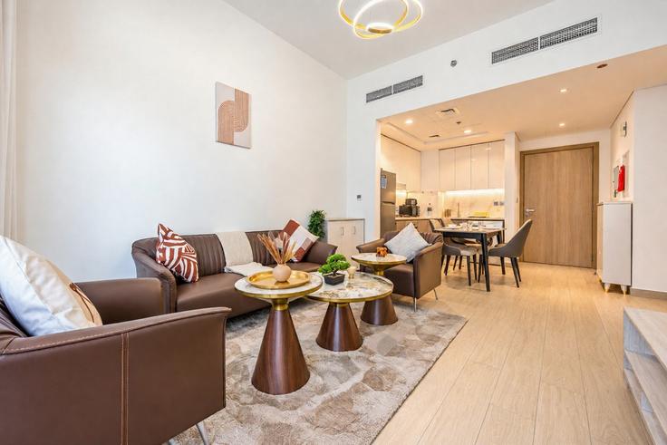 Building Tariaq Bedon Esm - stay-group-2 - 1644427 adresindeki bir dairede modern mobilyalarla zarif bir şekilde tasarlanmış oturma odası Nad Al Sheba, Dubai Building Tariaq Bedon Esm - stay-group-2 - 1644427 adresindeki bir dairede modern mobilyalarla zarif bir şekilde tasarlanmış oturma odası Nad Al Sheba, Dubai