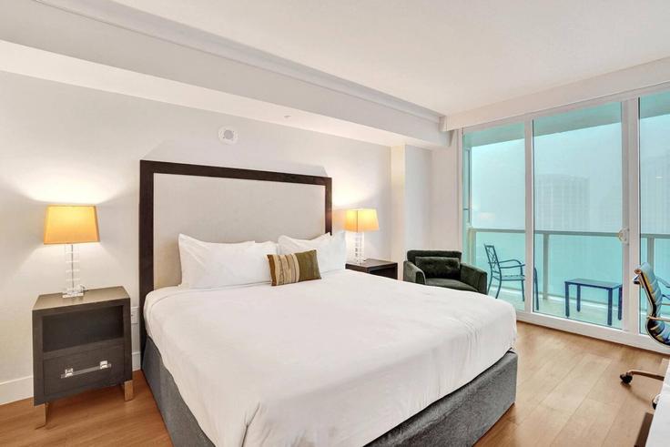 Apartamento estúdio mobiliado em McFarlane Road 1363394P, Miami, Miami, foto 1 Apartamento estúdio mobiliado em McFarlane Road 1363394P, Miami, Miami, foto 1