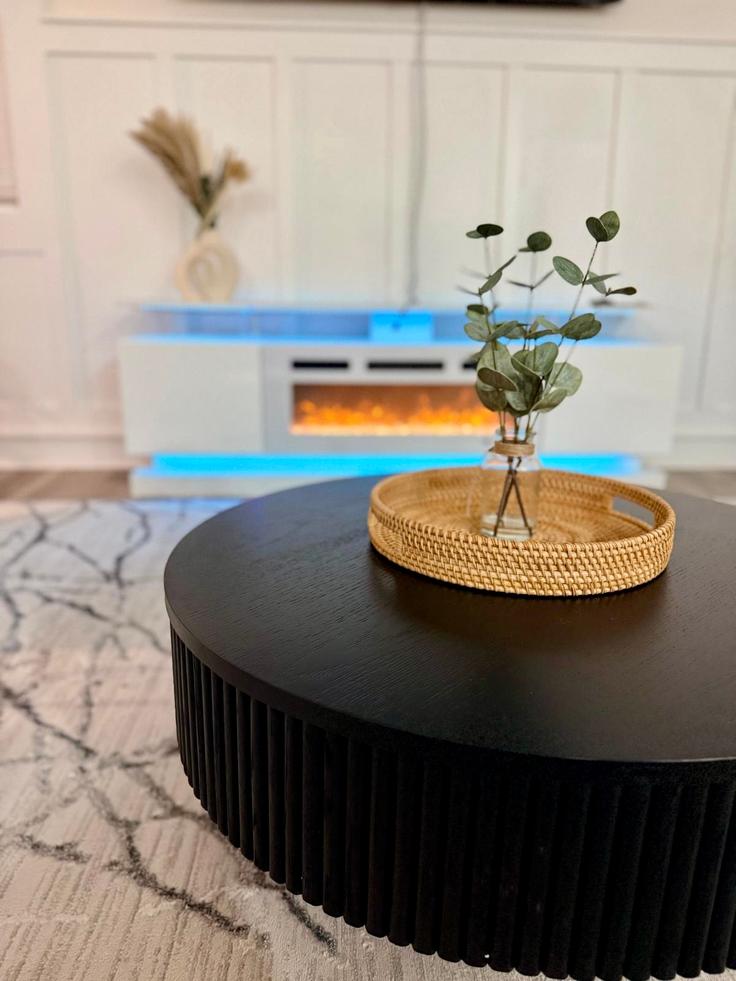 Indianapolis IndianapolisのBuilding North Park Avenue - stay-instyle - 1372936のアパートメントにある、モダンな家具を備えたエレガントなデザインのリビングルーム