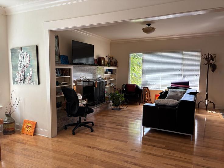 Seattle, Seattle에 위치한 Building Burke Avenue North - stay-rested - 1264507 - SEA 아파트의 세련된 인테리어가 돋보이는 거실 Seattle, Seattle에 위치한 Building Burke Avenue North - stay-rested - 1264507 - SEA 아파트의 세련된 인테리어가 돋보이는 거실