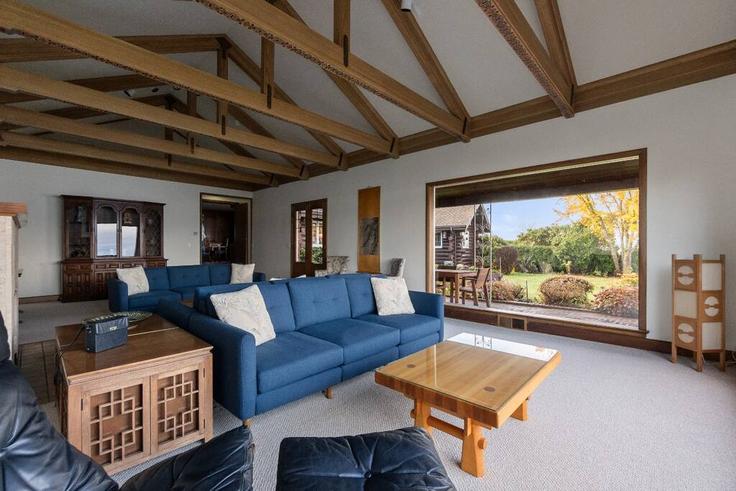Seattle SeattleのBuilding West Sheridan Street - stay-rested - 1520550のアパートメントにある、モダンな家具を備えたエレガントなデザインのリビングルーム Seattle SeattleのBuilding West Sheridan Street - stay-rested - 1520550のアパートメントにある、モダンな家具を備えたエレガントなデザインのリビングルーム