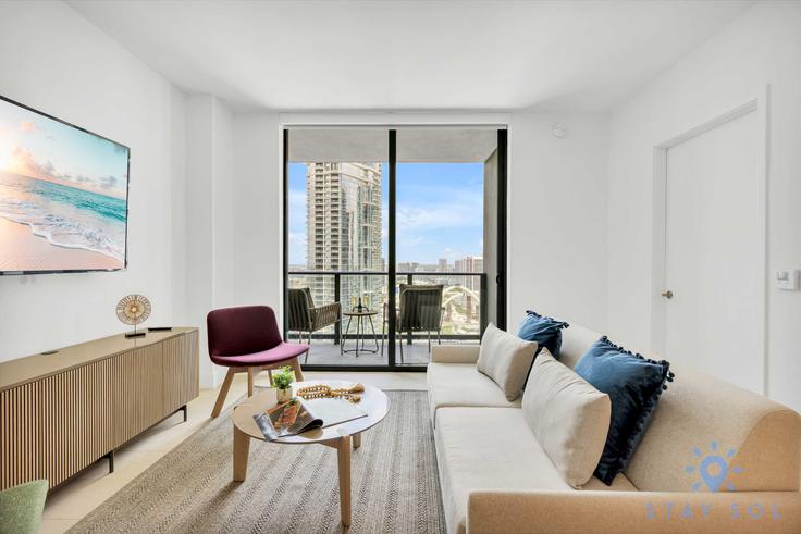 Salle de séjour élégante avec mobilier moderne dans un appartement à Building Dwyane Wade Boulevard - stay-sol - 1227486 - MIA à Miami, Miami