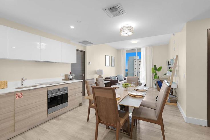 Building North Ocean Drive - stay-sol - 1227335 - MIA adresindeki bir dairede modern mobilyalarla zarif bir şekilde tasarlanmış oturma odası Hollywood, Hollywood Building North Ocean Drive - stay-sol - 1227335 - MIA adresindeki bir dairede modern mobilyalarla zarif bir şekilde tasarlanmış oturma odası Hollywood, Hollywood