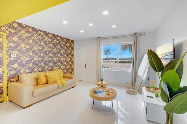Elegant gestaltetes Wohnzimmer mit moderner Einrichtung in einer Wohnung im Building South Ocean Drive - stay-sol - 1227349 - MIA in Hollywood, Hollywood Elegant gestaltetes Wohnzimmer mit moderner Einrichtung in einer Wohnung im Building South Ocean Drive - stay-sol - 1227349 - MIA in Hollywood, Hollywood