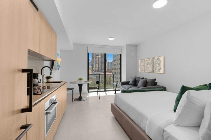 Elegant gestaltetes Wohnzimmer mit moderner Einrichtung in einer Wohnung im Building Northeast 1st Avenue - stay-sol - 1502663 in Miami, Miami Elegant gestaltetes Wohnzimmer mit moderner Einrichtung in einer Wohnung im Building Northeast 1st Avenue - stay-sol - 1502663 in Miami, Miami