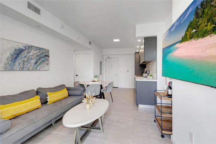 Miami, Miami에 위치한 Building Biscayne Boulevard - stay-sol - 1227492 - MIA 유닛의 세련된 인테리어가 돋보이는 거실