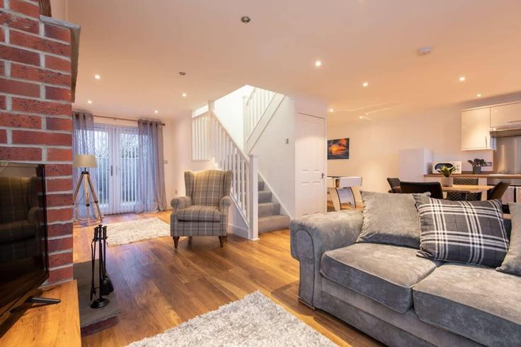 Building Plough Cottages - stay-with-us-mpb-ltd - 1588643 adresindeki bir dairede modern mobilyalarla zarif bir şekilde tasarlanmış oturma odası Durham, Durham