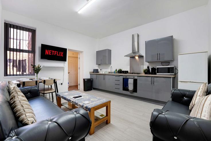 Elegant gestaltetes Wohnzimmer mit moderner Einrichtung in einer Wohnung im Building Ellesmere Road - stay-with-us-mpb-ltd - 1648660 in Newcastle upon Tyne District, Newcastle upon Tyne Elegant gestaltetes Wohnzimmer mit moderner Einrichtung in einer Wohnung im Building Ellesmere Road - stay-with-us-mpb-ltd - 1648660 in Newcastle upon Tyne District, Newcastle upon Tyne