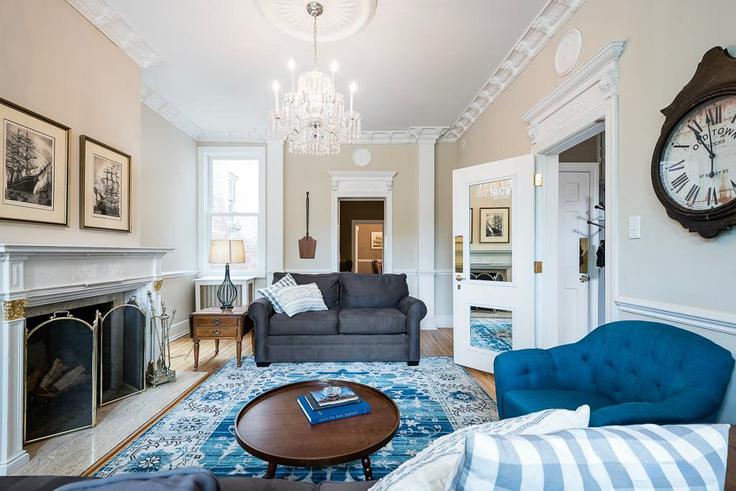 Washington, Washington에 위치한 Building North Carolina Avenue Southeast - stayattache - 430 유닛의 세련된 인테리어가 돋보이는 거실 Washington, Washington에 위치한 Building North Carolina Avenue Southeast - stayattache - 430 유닛의 세련된 인테리어가 돋보이는 거실