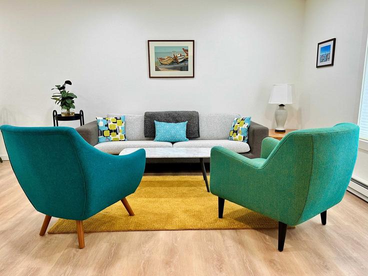 Elegante sala de estar con mobiliario moderno en un apartamento en Building West Street - staybham - 1352417 en Bellingham, Bellingham Elegante sala de estar con mobiliario moderno en un apartamento en Building West Street - staybham - 1352417 en Bellingham, Bellingham