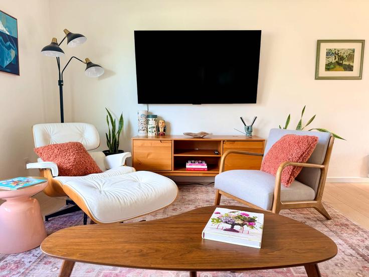 Elegante sala de estar con mobiliario moderno en un apartamento en Building West Street - staybham - 1539853 en Bellingham, Bellingham Elegante sala de estar con mobiliario moderno en un apartamento en Building West Street - staybham - 1539853 en Bellingham, Bellingham
