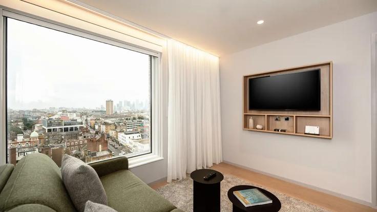 Elegant gestaltetes Wohnzimmer mit moderner Einrichtung in einer Wohnung im Building Commercial Road - staycity-group-1 - 1564132 in London Borough of Tower Hamlets, London Elegant gestaltetes Wohnzimmer mit moderner Einrichtung in einer Wohnung im Building Commercial Road - staycity-group-1 - 1564132 in London Borough of Tower Hamlets, London