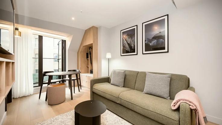 London Borough of Tower Hamlets, London에 위치한 Building Middlesex Street - staycity-group-1 - 1564084 유닛의 세련된 인테리어가 돋보이는 거실