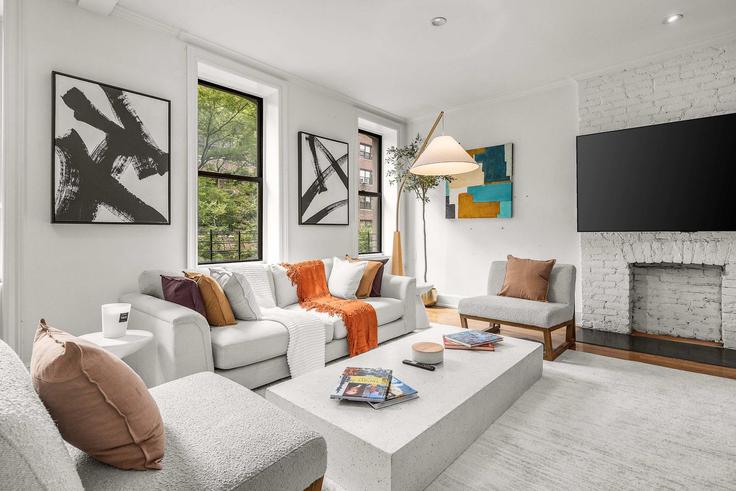 Building West 16th Street - stayhausguesty - 1256827 - NYC adresindeki bir dairede modern mobilyalarla zarif bir şekilde tasarlanmış oturma odası Manhattan, New York