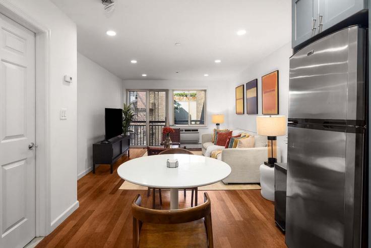 1 chambre appartement meublé à Saint Marks Place 1291588P , Manhattan, New York, photo 1 1 chambre appartement meublé à Saint Marks Place 1291588P , Manhattan, New York, photo 1