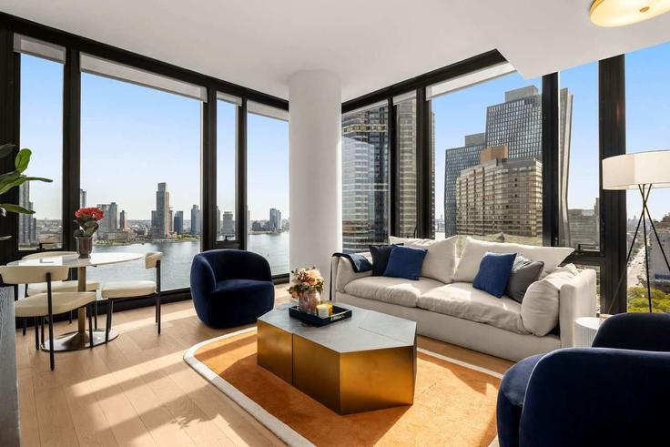 Manhattan, New York에 위치한 Building 1st Avenue - stayhausguesty - 1321817 아파트의 세련된 인테리어가 돋보이는 거실