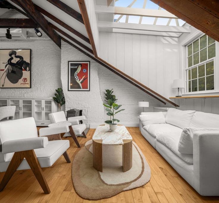 Manhattan, New York에 위치한 Building MacDougal Street - stayhausguesty - 1503012 유닛의 세련된 인테리어가 돋보이는 거실