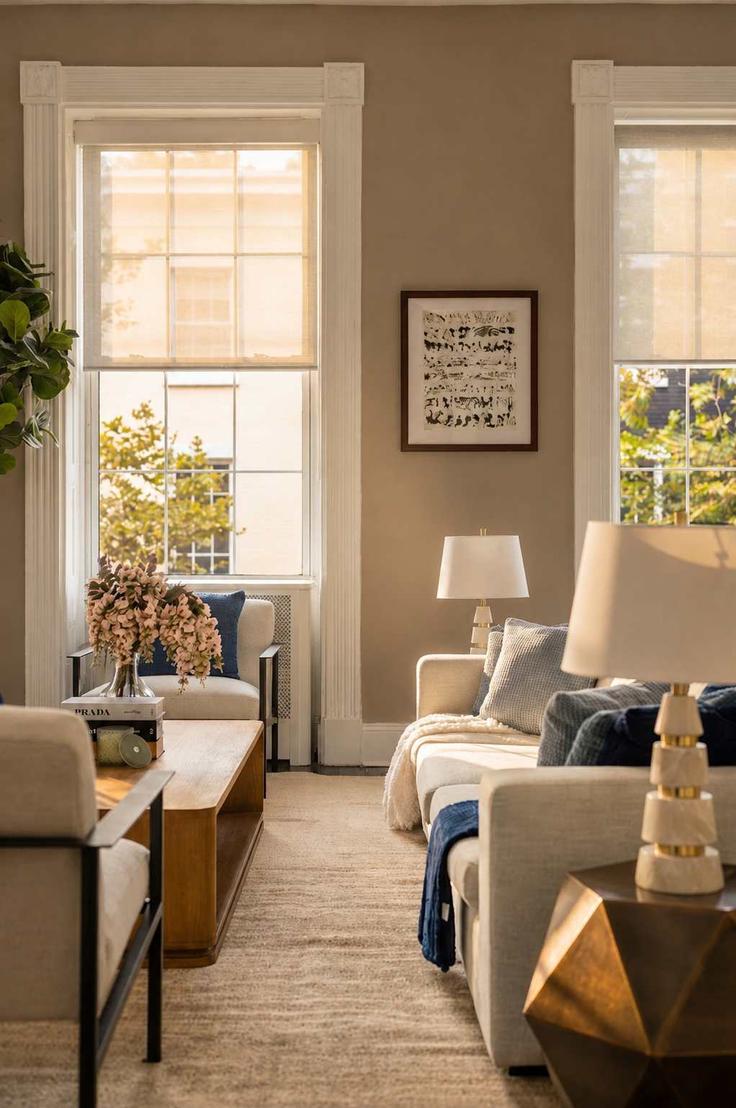 Building Sullivan Street - stayhausguesty - 1330816 adresindeki bir dairede modern mobilyalarla zarif bir şekilde tasarlanmış oturma odası Manhattan, New York