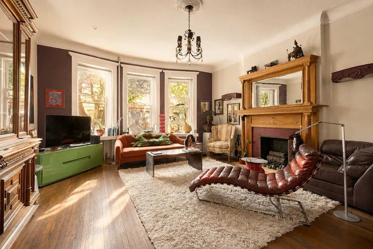 Building West 137th Street - stayhausguesty - 1627177 adresindeki bir dairede modern mobilyalarla zarif bir şekilde tasarlanmış oturma odası Manhattan, New York Building West 137th Street - stayhausguesty - 1627177 adresindeki bir dairede modern mobilyalarla zarif bir şekilde tasarlanmış oturma odası Manhattan, New York