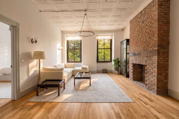 Manhattan, New York에 위치한 Building East Broadway - stayhausguesty - 1541438 유닛의 세련된 인테리어가 돋보이는 거실