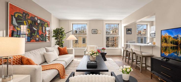 Building Sullivan Street - stayhausguesty - 1257494 - NYC adresindeki bir dairede modern mobilyalarla zarif bir şekilde tasarlanmış oturma odası Manhattan, New York