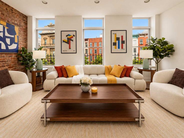 Salle de séjour élégante avec mobilier moderne dans un appartement à Building Broadway - stayhausguesty - 1298277 - NYC à Brooklyn, New York Salle de séjour élégante avec mobilier moderne dans un appartement à Building Broadway - stayhausguesty - 1298277 - NYC à Brooklyn, New York