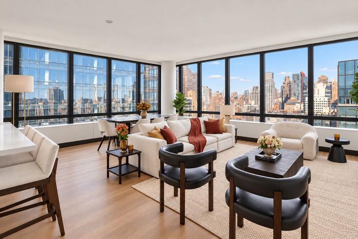 Elegante sala de estar con mobiliario moderno en un apartamento en Building York Avenue - stayhausguesty - 1321814 en Manhattan, New York Elegante sala de estar con mobiliario moderno en un apartamento en Building York Avenue - stayhausguesty - 1321814 en Manhattan, New York