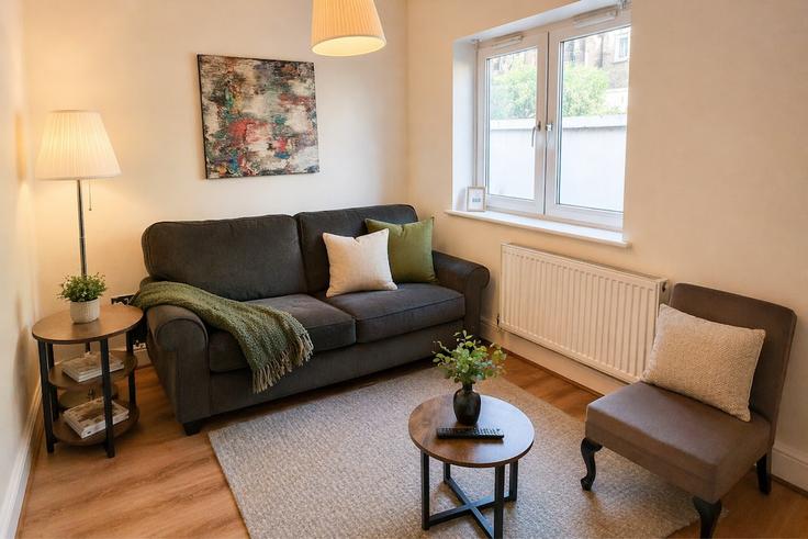 Elegant gestaltetes Wohnzimmer mit moderner Einrichtung in einer Wohnung im Building Broadwood Terrace - staylio-london - 1523674 in Royal Borough of Kensington and Chelsea, London