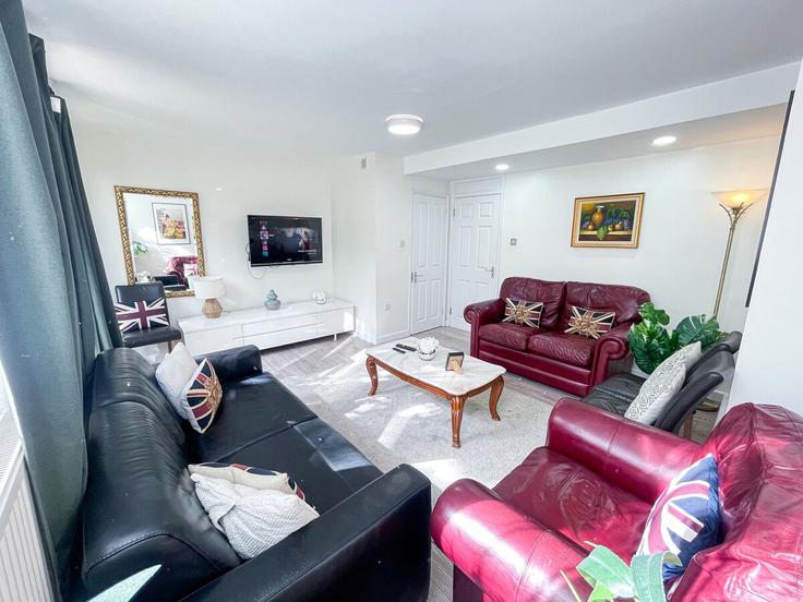 Building Maida Vale - staylio - 1556658 adresindeki bir dairede modern mobilyalarla zarif bir şekilde tasarlanmış oturma odası City of Westminster, London