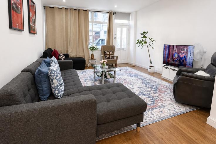 Building Lisson Street - staylio - 1564044 adresindeki bir dairede modern mobilyalarla zarif bir şekilde tasarlanmış oturma odası City of Westminster, London