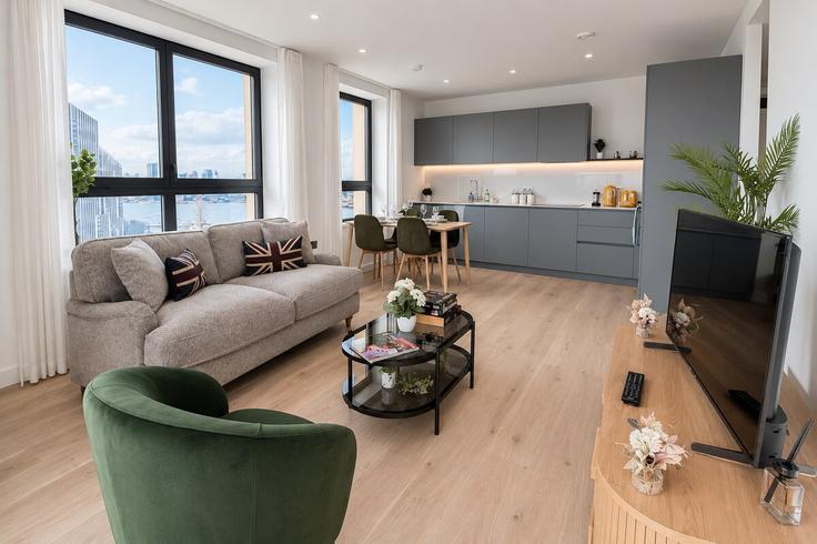 Salle de séjour élégante avec mobilier moderne dans un appartement à Building Pilot Walk - staylio - 1575340 à Royal Borough of Greenwich, London