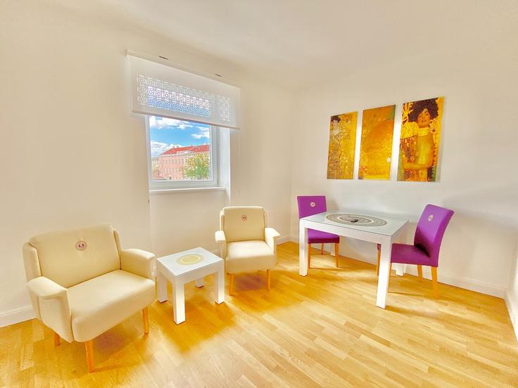 Mödling, Mödling에 위치한 Building Duursmagasse - steiner-residences-cloudbeds - 1460901 유닛의 세련된 인테리어가 돋보이는 거실