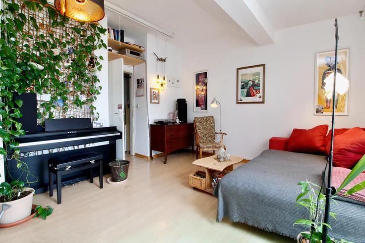 Elegant gestaltetes Wohnzimmer mit moderner Einrichtung in einer Wohnung im Building Esterhazypark - stephan-wallner-eu - 1515235 in Vienna, Vienna