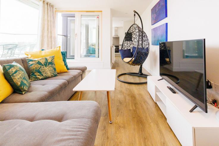 Building Springfield Road - stl-stays - 1371134 adresindeki bir dairede modern mobilyalarla zarif bir şekilde tasarlanmış oturma odası Cambridge, Cambridge