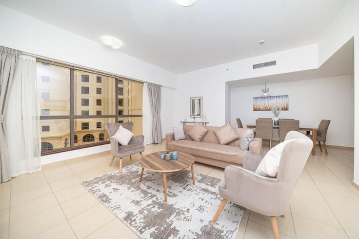 Building Breih Street - stonetree-vacation-homes - 1316966 - DXB adresindeki bir dairede modern mobilyalarla zarif bir şekilde tasarlanmış oturma odası Dubai Marina, Dubai