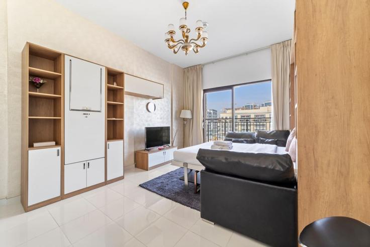 Sala de estar elegantemente projetada com móveis modernos em um apartamento no Building Tariaq Bedon Esm - stonetree-vacation-homes - 1316995 - DXB em Arjan-Dubailand, Dubai Sala de estar elegantemente projetada com móveis modernos em um apartamento no Building Tariaq Bedon Esm - stonetree-vacation-homes - 1316995 - DXB em Arjan-Dubailand, Dubai