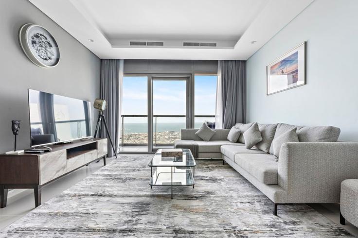 Business Bay, Dubai에 위치한 Building Al Mustaqbal Street - stonetree-vacation-homes - 1317106 - DXB 유닛의 세련된 인테리어가 돋보이는 거실