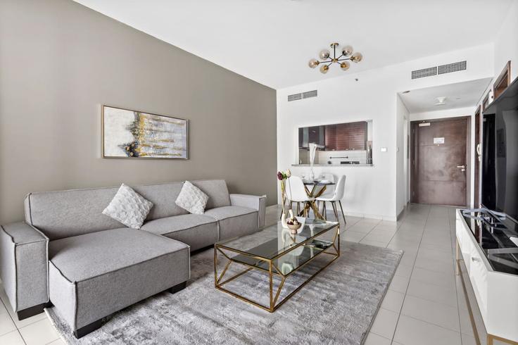 Dubai Marina, Dubai에 위치한 Building Marina Promenade - stonetree-vacation-homes - 1317108 - DXB 아파트의 세련된 인테리어가 돋보이는 거실