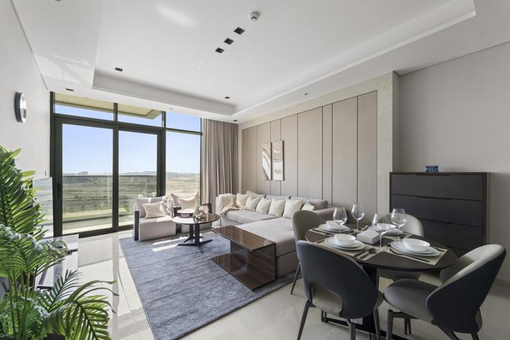 Sala de estar elegantemente projetada com móveis modernos em um apartamento no Building Tariaq Bedon Esm - stonetree-vacation-homes - 1317271 - DXB em Business Bay, Dubai