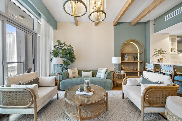 Elegante sala de estar con mobiliario moderno en un apartamento en Building Alkhayay Street - stonetree-vacation-homes - 1317297 - DXB en Dubai Marina, Dubai Elegante sala de estar con mobiliario moderno en un apartamento en Building Alkhayay Street - stonetree-vacation-homes - 1317297 - DXB en Dubai Marina, Dubai